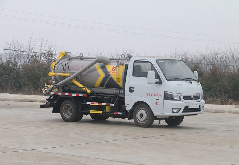 凯力风牌KLF5041GXWE6型吸污车