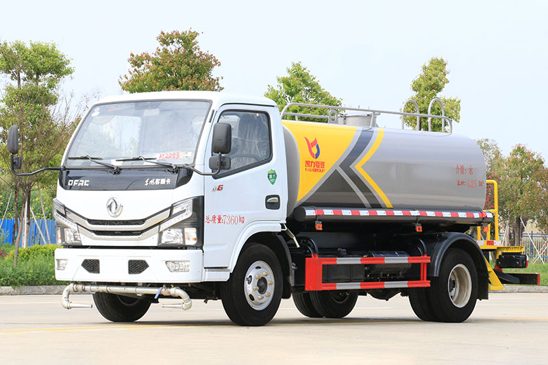 小型洒水车（2-5吨）